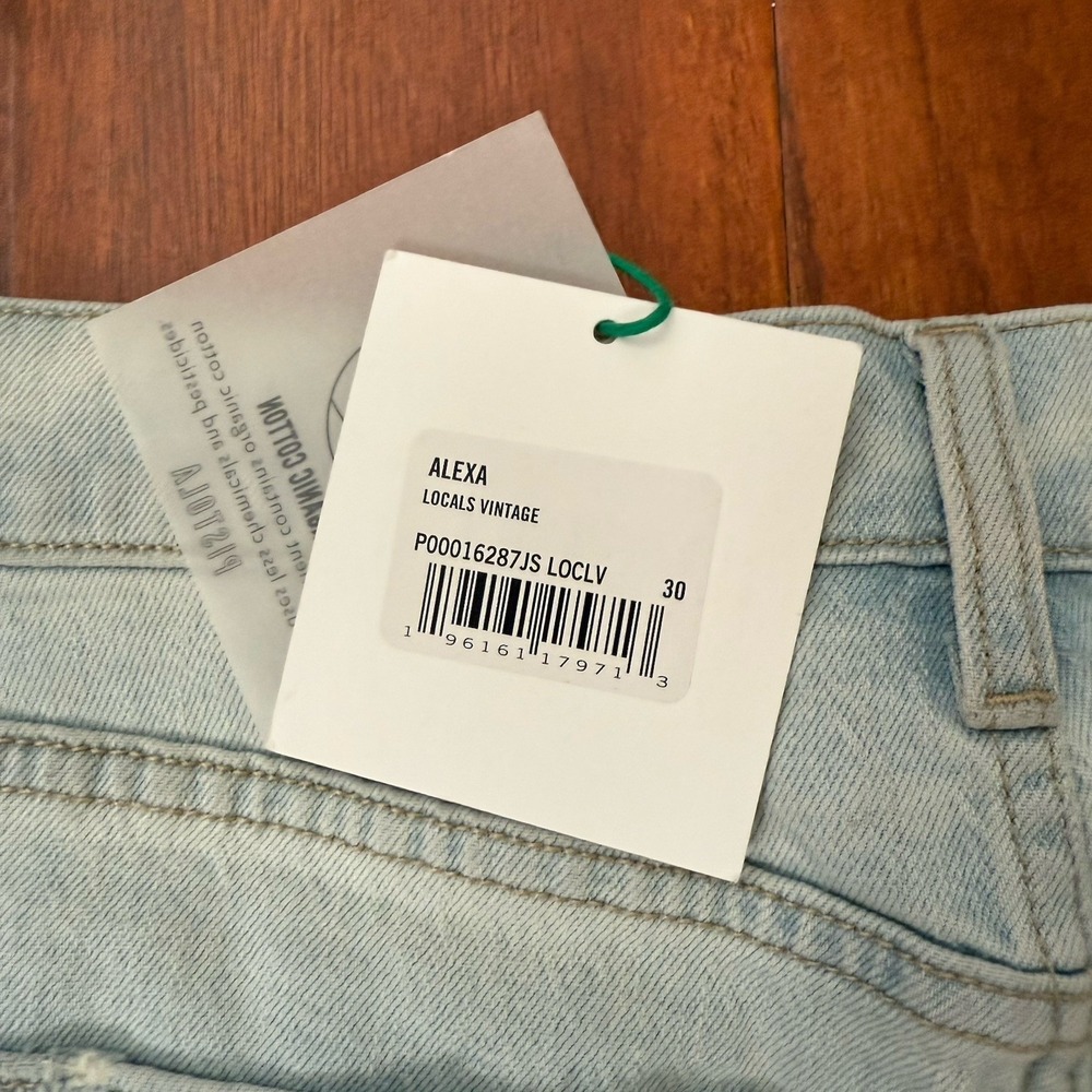NWT Pistola Alexa High Rise Flare Jeans Denim Women Light Wash Size 30 - Picture 5 of 16